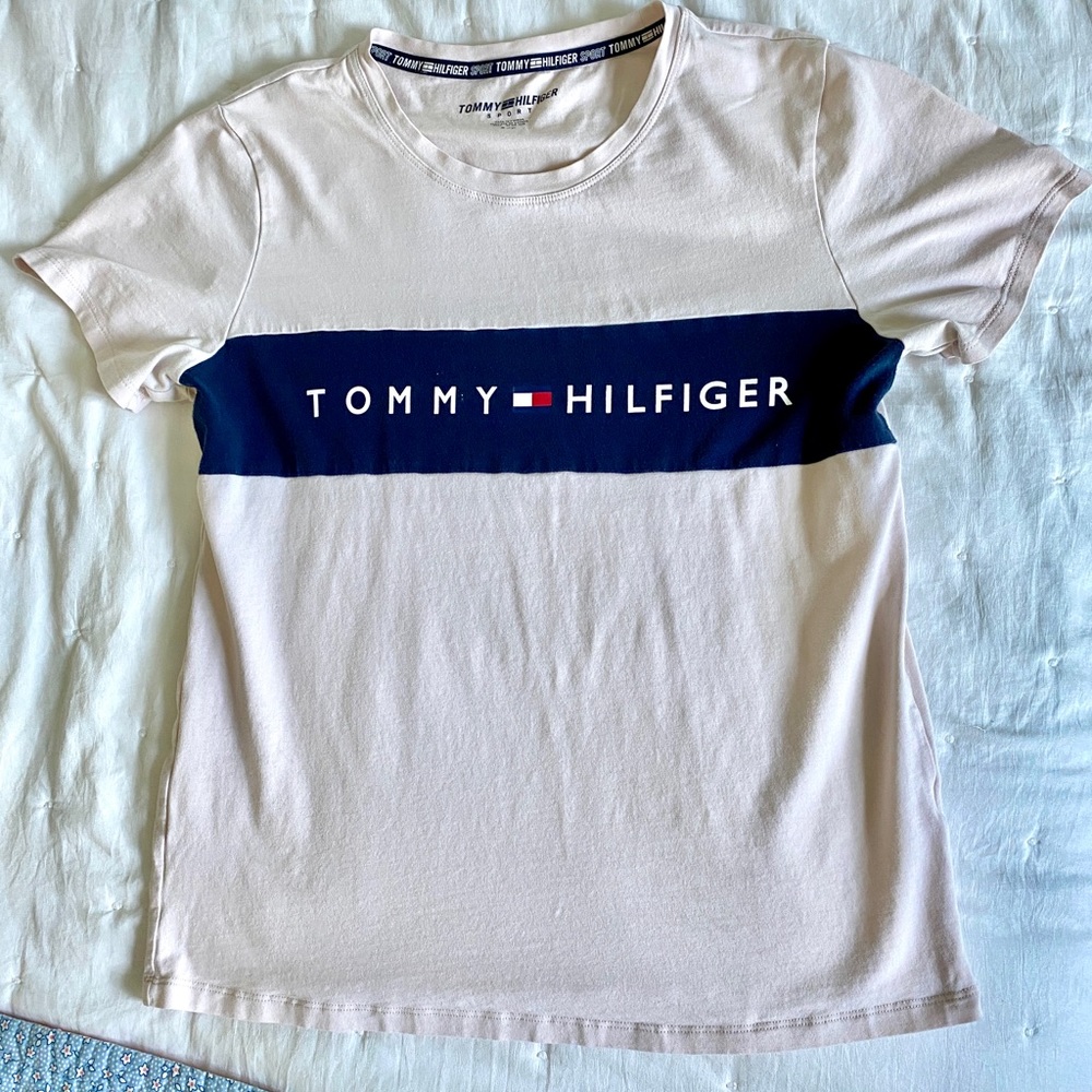 TOMMY HILFIGER SPORT Tee. Light pink and Navy. Size S